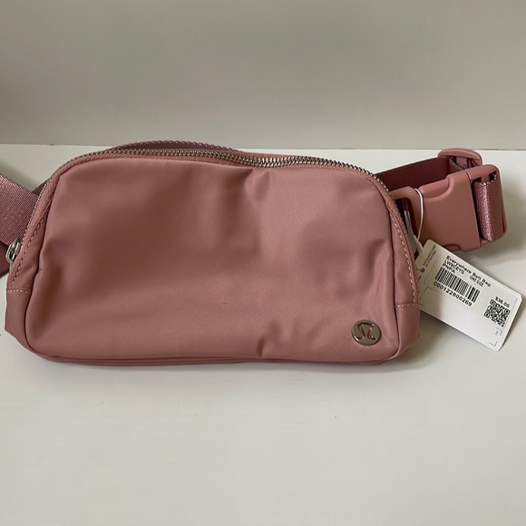 lululemon athletica Handbags - Lululemon Everywhere Belt Bag rose pink